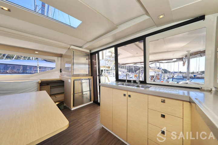 Lucia 40 - Yacht Charter Sailica