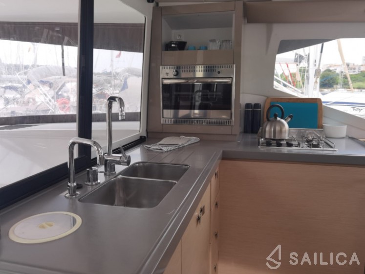 Lucia 40 - Yacht Charter Sailica