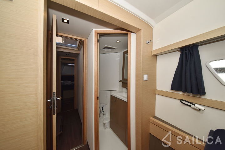 Lucia 40 - Yacht Charter Sailica