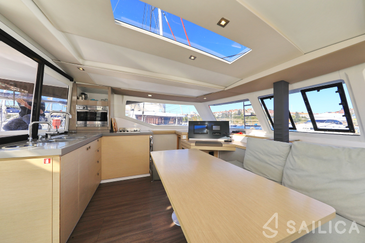 Lucia 40 - Yacht Charter Sailica