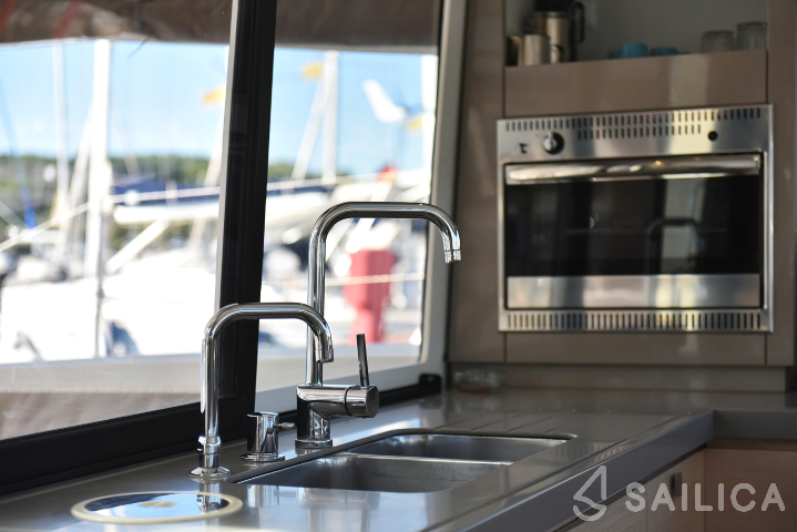 Lucia 40 - Yacht Charter Sailica