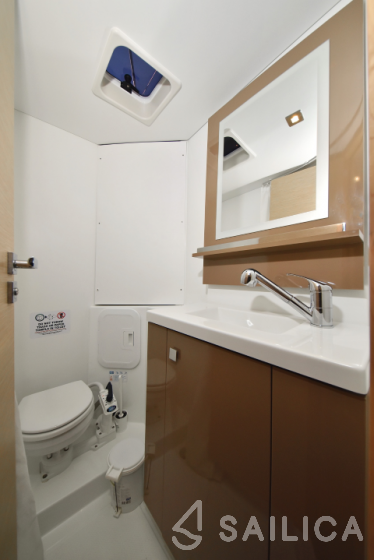 Lucia 40 - Yacht Charter Sailica