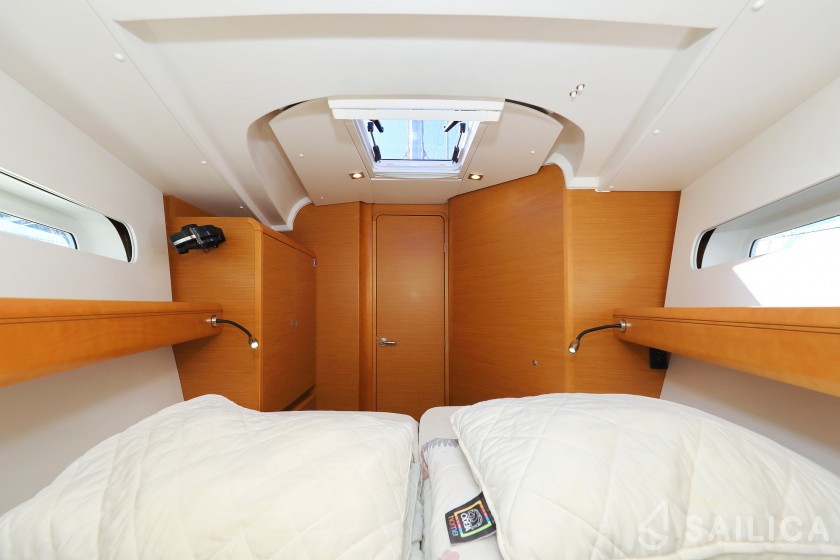 Sun Odyssey 449 - Yacht Charter Sailica