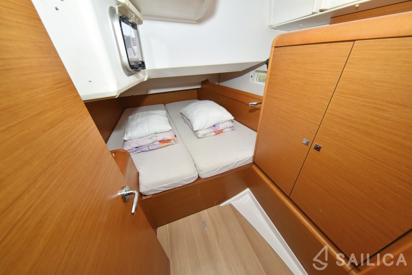 Sun Odyssey 449 - Yacht Charter Sailica