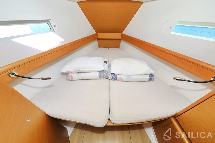 Sun Odyssey 449 - Yacht Charter Sailica