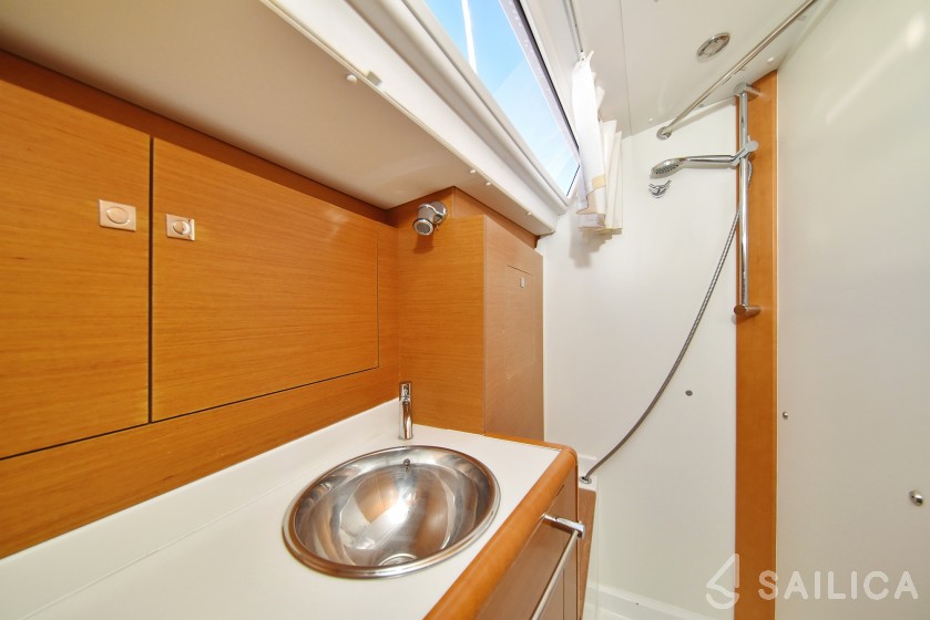 Sun Odyssey 449 - Yacht Charter Sailica