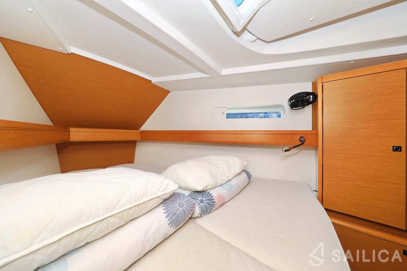 Sun Odyssey 449 - Yacht Charter Sailica