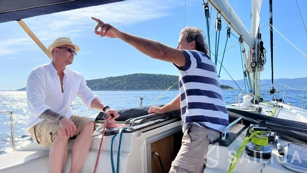 Bavaria 44 - Yacht Charter Sailica