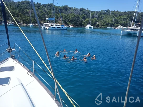 Bavaria 44 - Yacht Charter Sailica