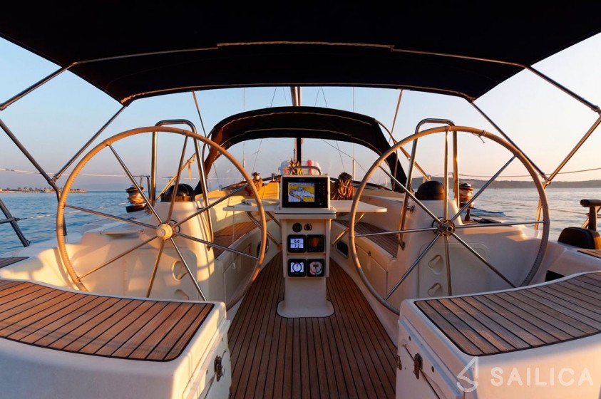 Bavaria 44 - Yacht Charter Sailica