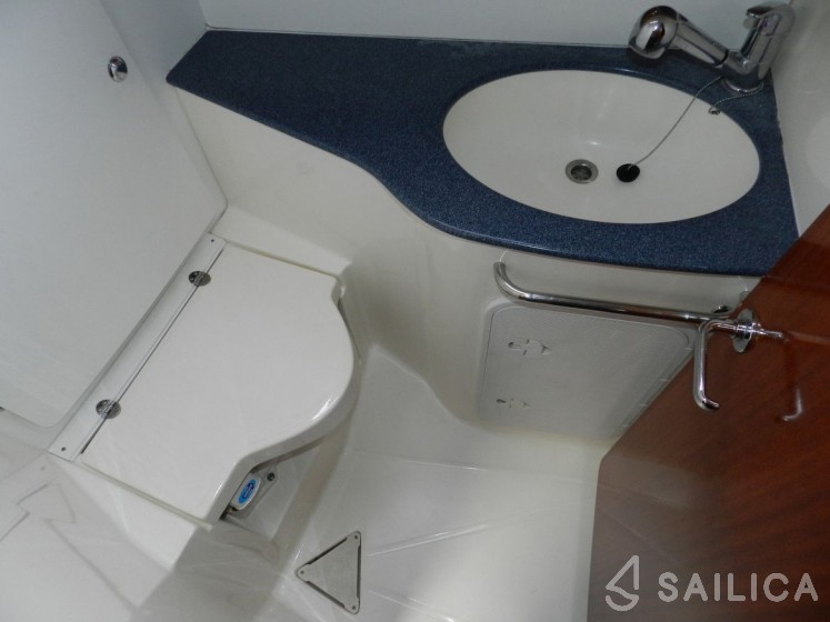 Bavaria 44 - Yacht Charter Sailica