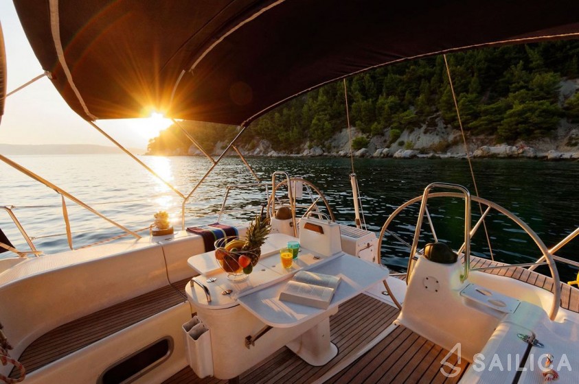 Bavaria 44 - Yacht Charter Sailica