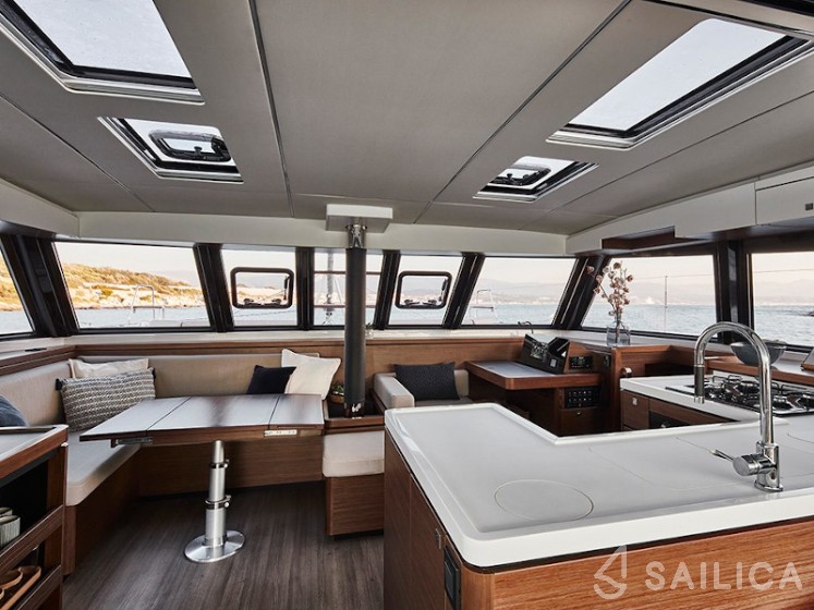 Nautitech 46 Fly - Yacht Charter Sailica