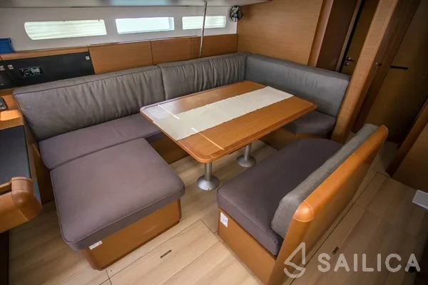 Sun Odyssey 519 - Yacht Charter Sailica