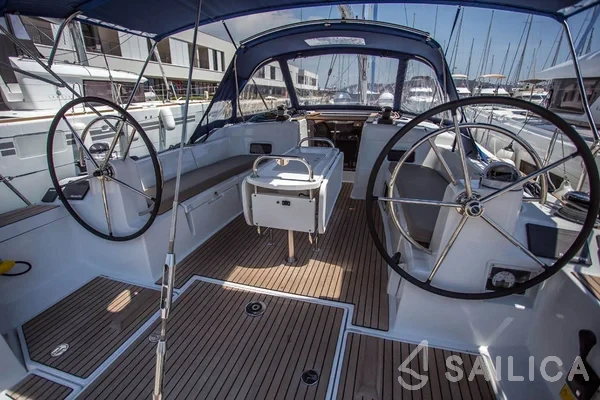 Sun Odyssey 519 - Yacht Charter Sailica