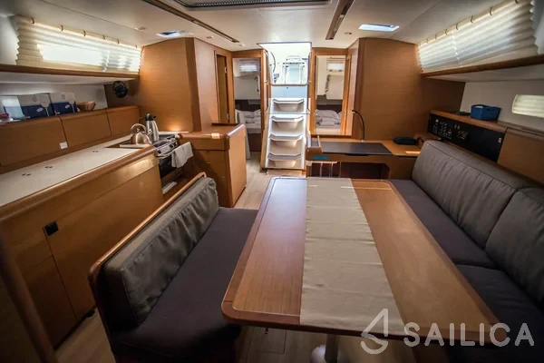 Sun Odyssey 519 - Yacht Charter Sailica