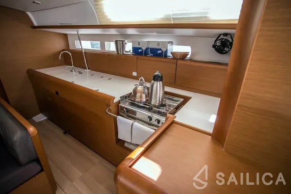 Sun Odyssey 519 - Yacht Charter Sailica