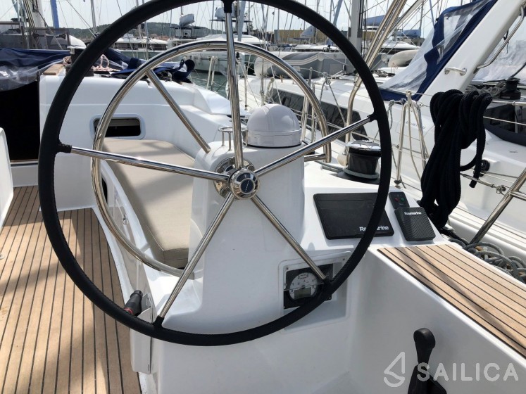 Sun Odyssey 519 - Yacht Charter Sailica
