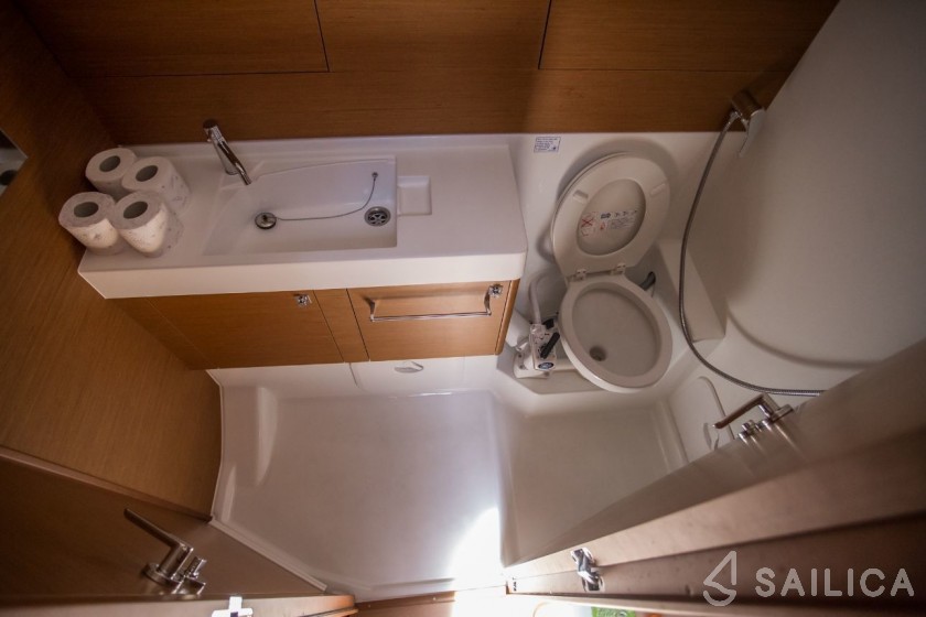 Sun Odyssey 519 - Yacht Charter Sailica