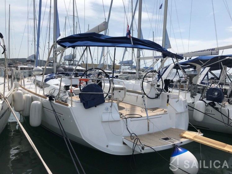 Sun Odyssey 519 - Yacht Charter Sailica