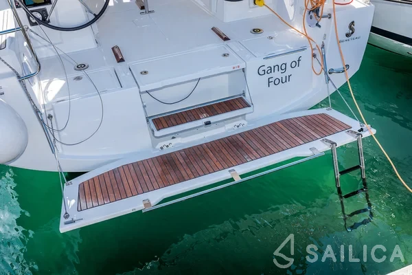 Oceanis 38.1 - Yacht Charter Sailica