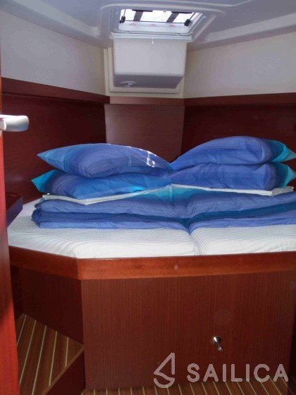 Hanse 415 - Yacht Charter Sailica