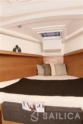 Hanse 415 - Yacht Charter Sailica