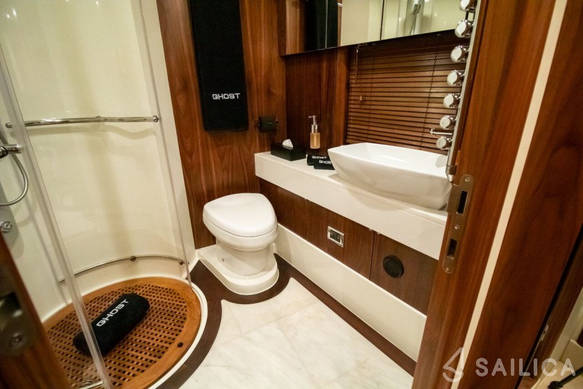 Sunseeker Predator 72 - Yacht Charter Sailica