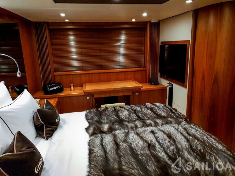 Sunseeker Predator 72 - Yacht Charter Sailica