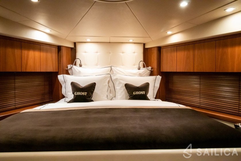 Sunseeker Predator 72 - Yacht Charter Sailica