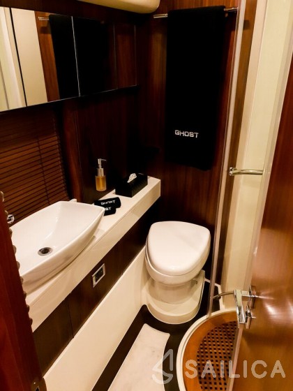 Sunseeker Predator 72 - Yacht Charter Sailica