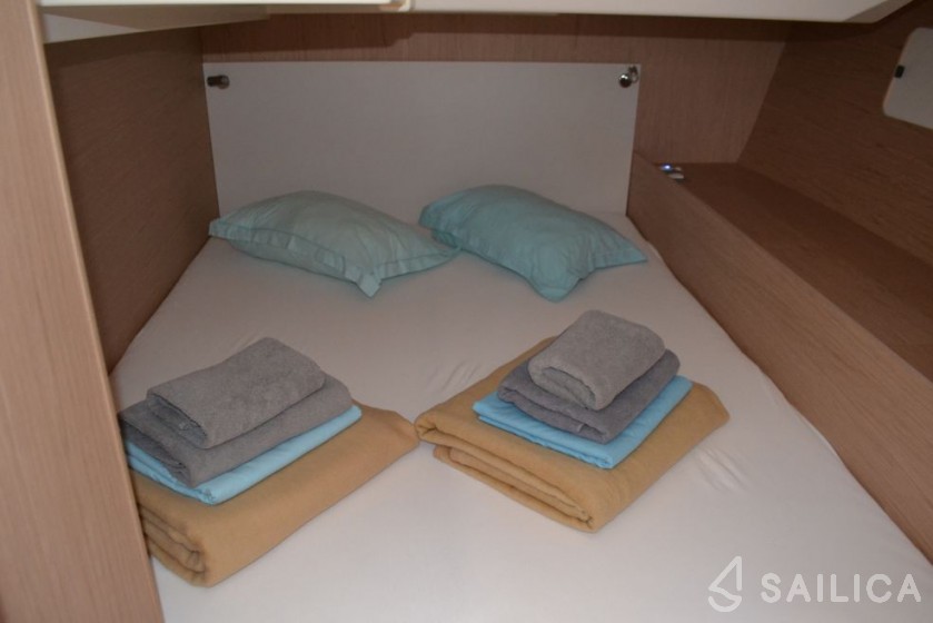 Oceanis 51.1 - Yacht Charter Sailica