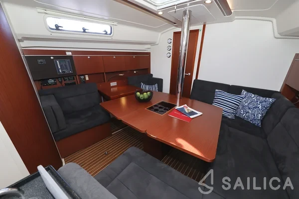 Hanse 415 - Yacht Charter Sailica