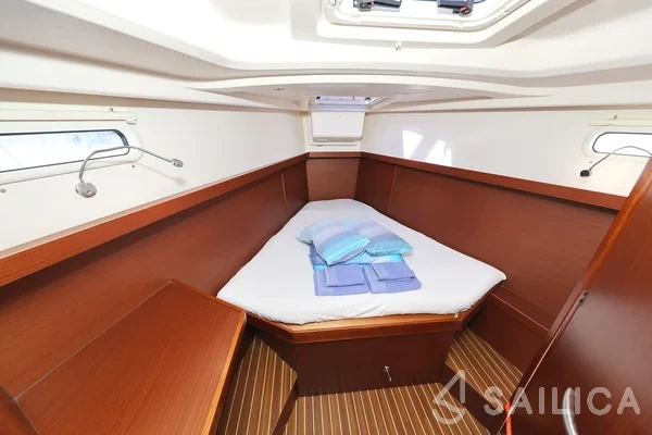 Hanse 415 - Yacht Charter Sailica