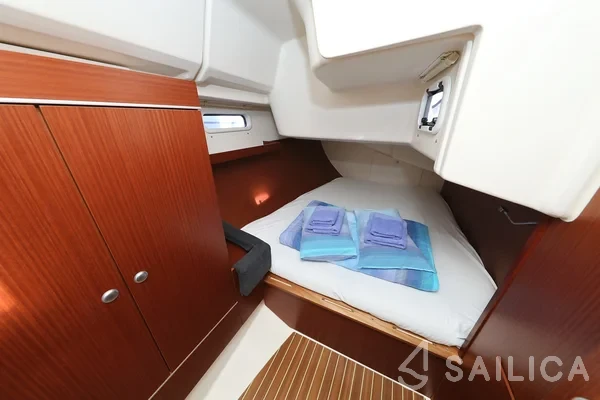 Hanse 415 - Yacht Charter Sailica