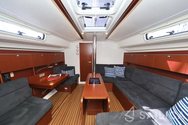 Hanse 415 - Yacht Charter Sailica