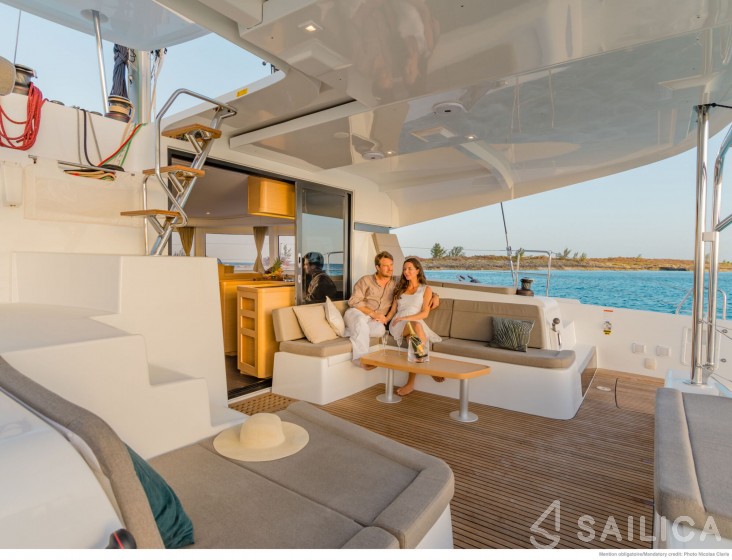 Lagoon 42 - Yacht Charter Sailica