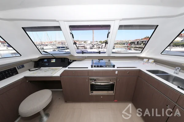 Bali Catspace - Yacht Charter Sailica