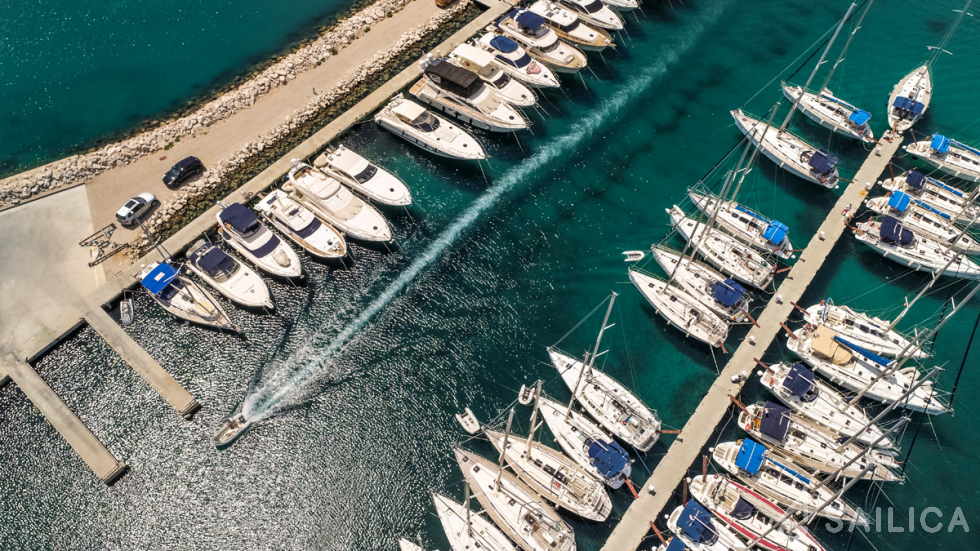 Bali Catspace - Yacht Charter Sailica