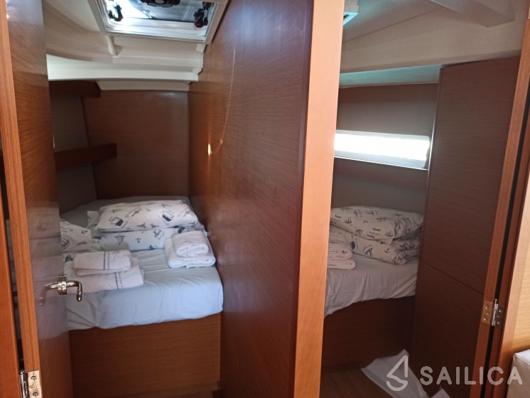 Sun Odyssey 440 - Yacht Charter Sailica