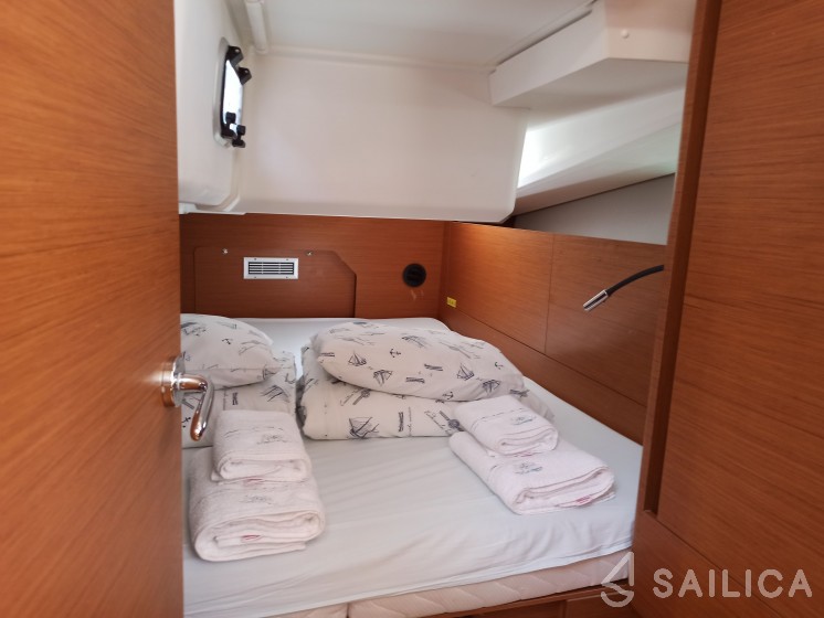 Sun Odyssey 440 - Yacht Charter Sailica