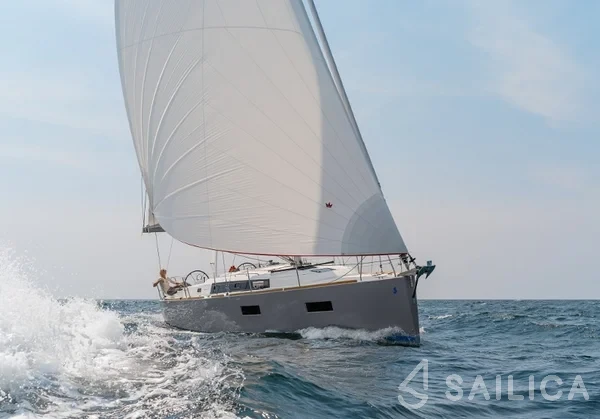 Oceanis 38 - Yacht Charter Sailica
