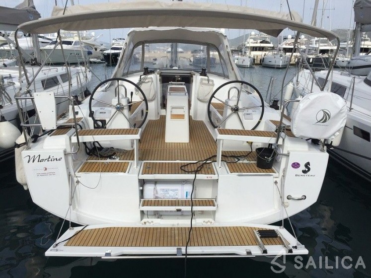 Oceanis 38 - Yacht Charter Sailica