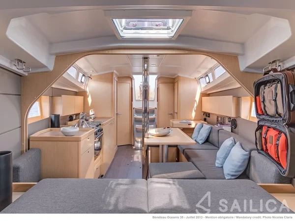 Oceanis 38 - Yacht Charter Sailica