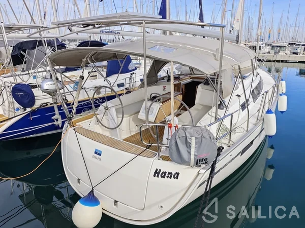 Bavaria 37 Cruiser - Yacht Charter Sailica