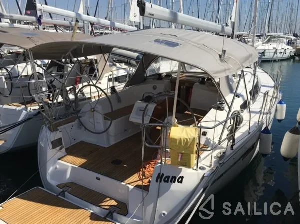Bavaria 37 Cruiser - Yacht Charter Sailica