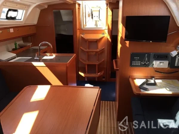 Bavaria 37 Cruiser - Yacht Charter Sailica