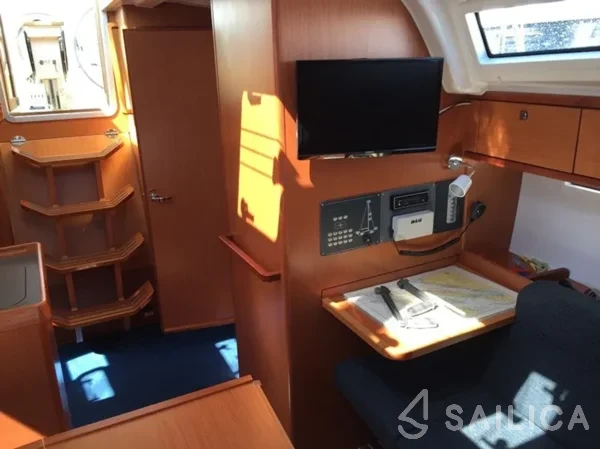 Bavaria 37 Cruiser - Yacht Charter Sailica