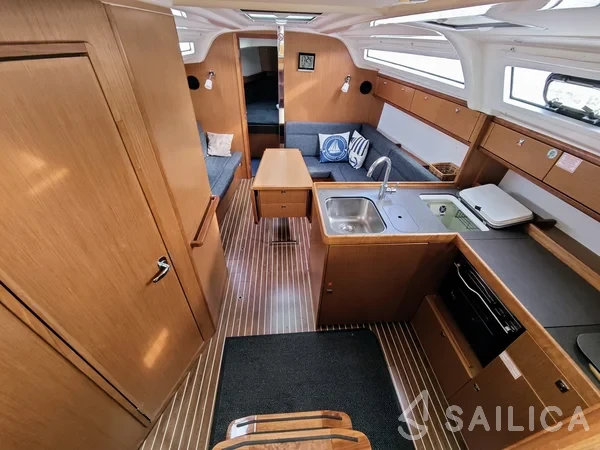 Bavaria 37 Cruiser - Yacht Charter Sailica