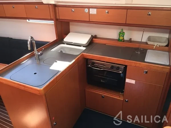 Bavaria 37 Cruiser - Yacht Charter Sailica